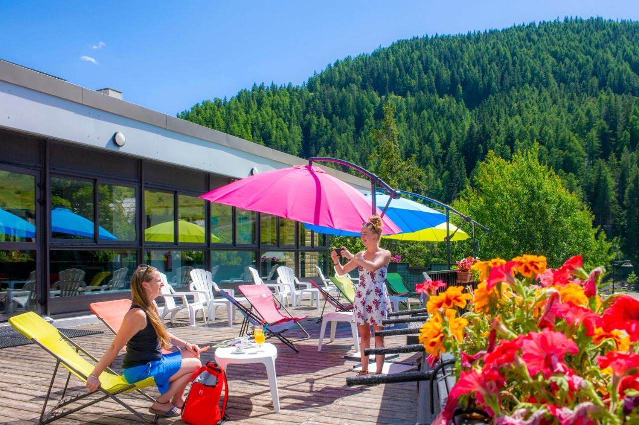 Vtf L'Ouka Hotel Пра Луп Екстериор снимка